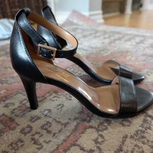 AEROSOLES Black Ankle Strap Heels Heel Rest 6.5
